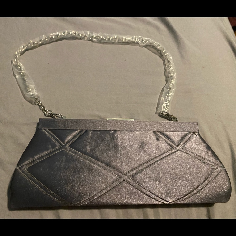 BNWT JESSICA SILVER CLUTCH PURSE